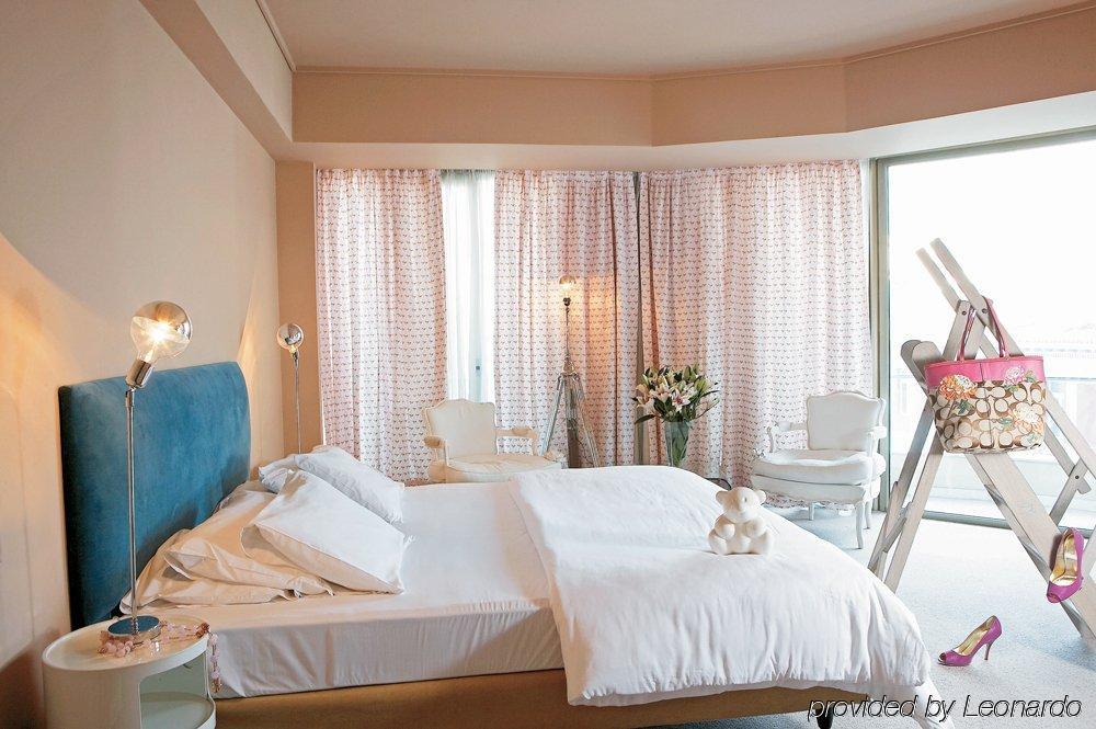 Hotel 2Fashion House أثينا الغرفة الصورة